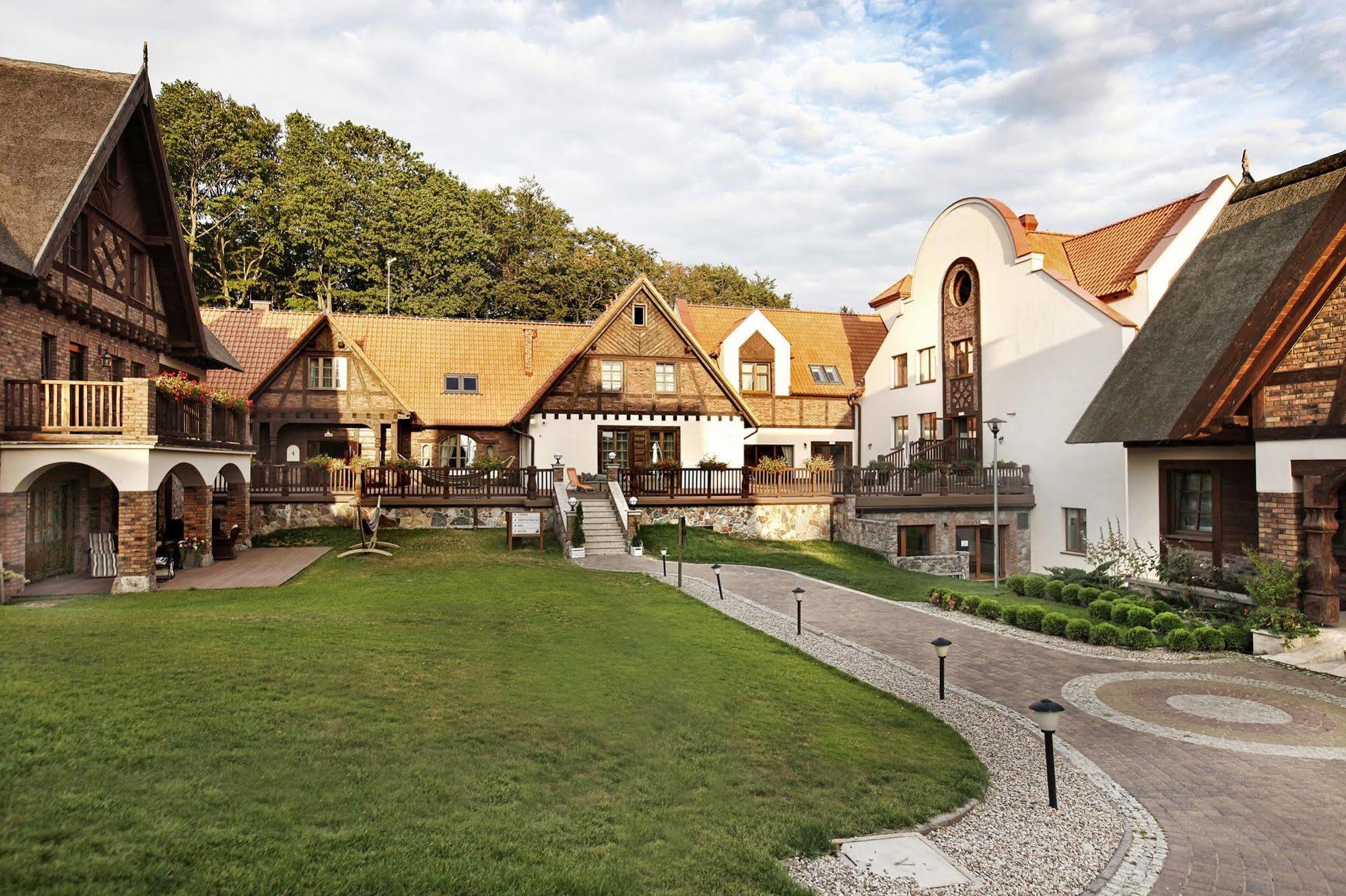 Hotel Aubrecht Country Spa Resort Przechlewo Exteriör bild